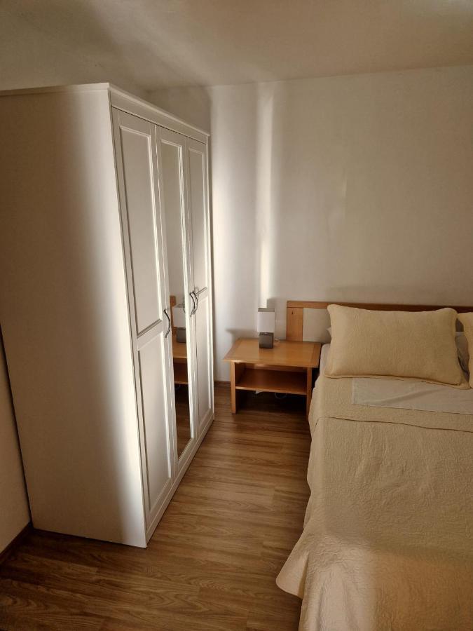 Apartment Misic 利缇纳 外观 照片