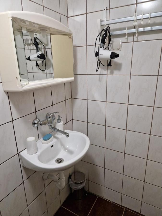 Apartment Misic 利缇纳 外观 照片
