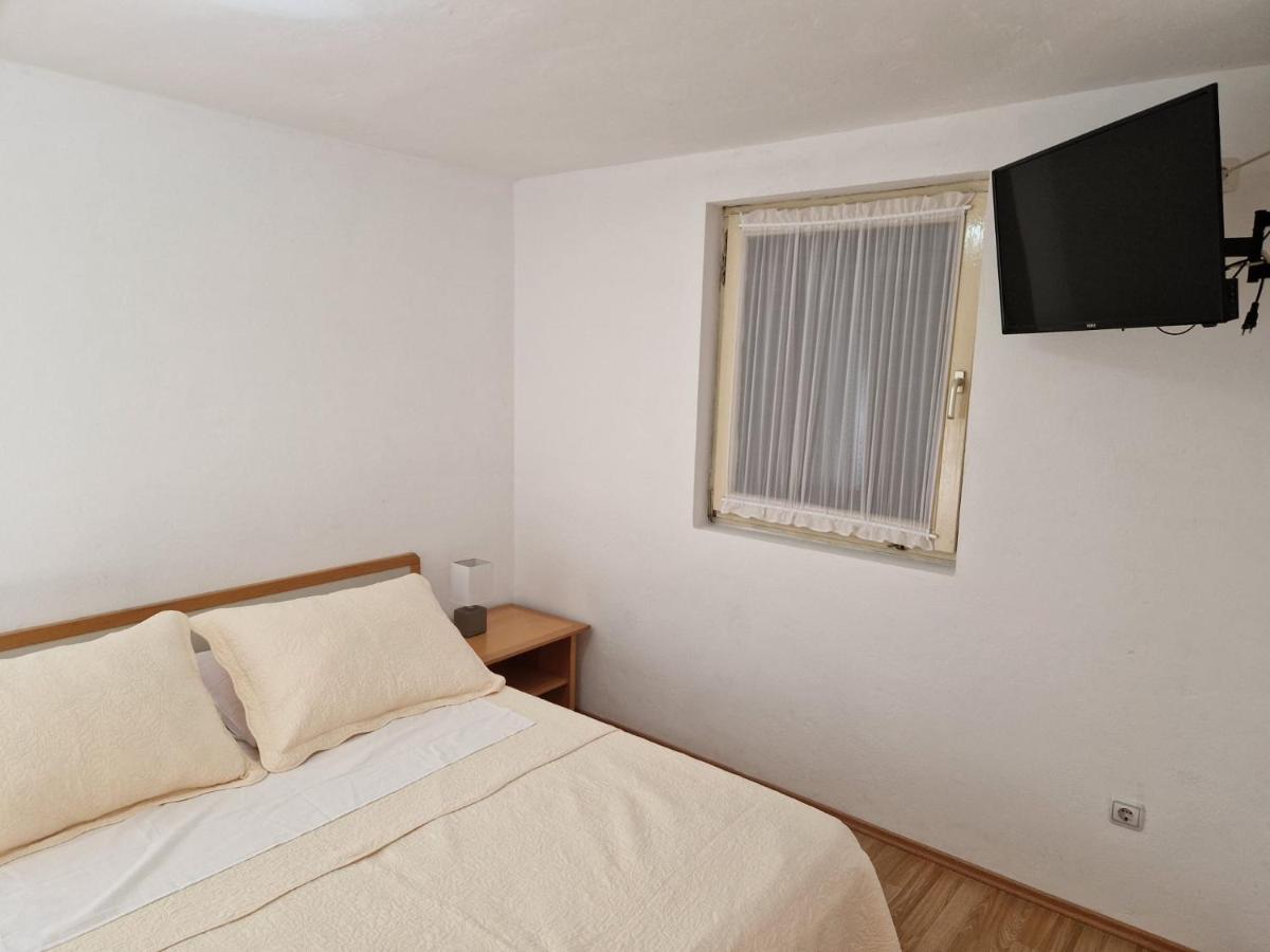 Apartment Misic 利缇纳 外观 照片