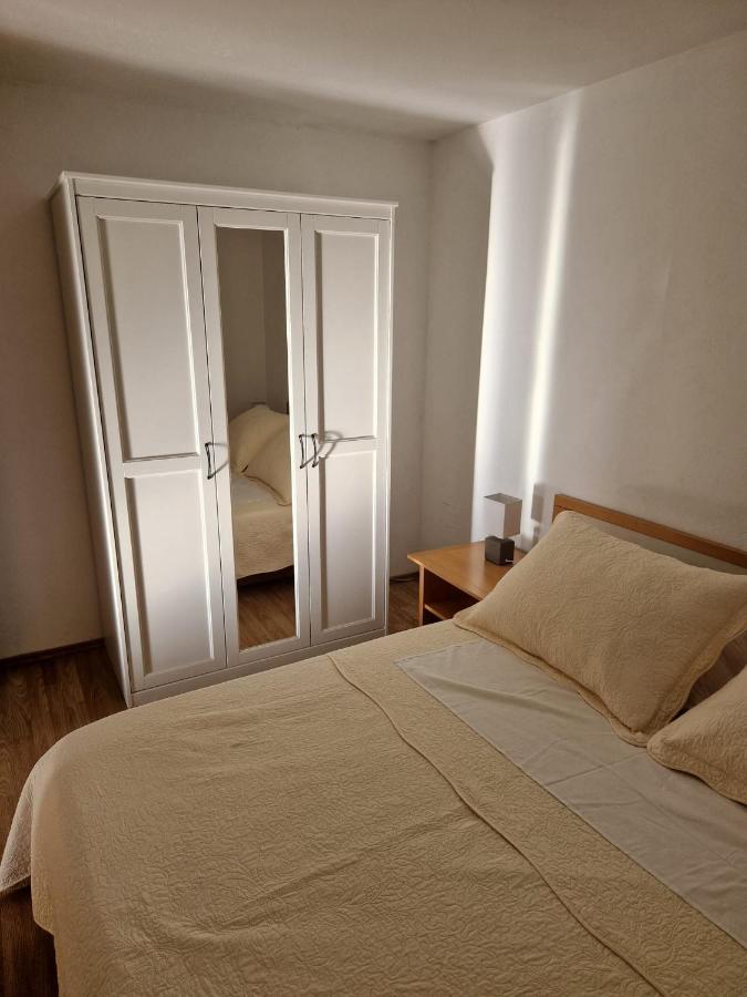 Apartment Misic 利缇纳 外观 照片