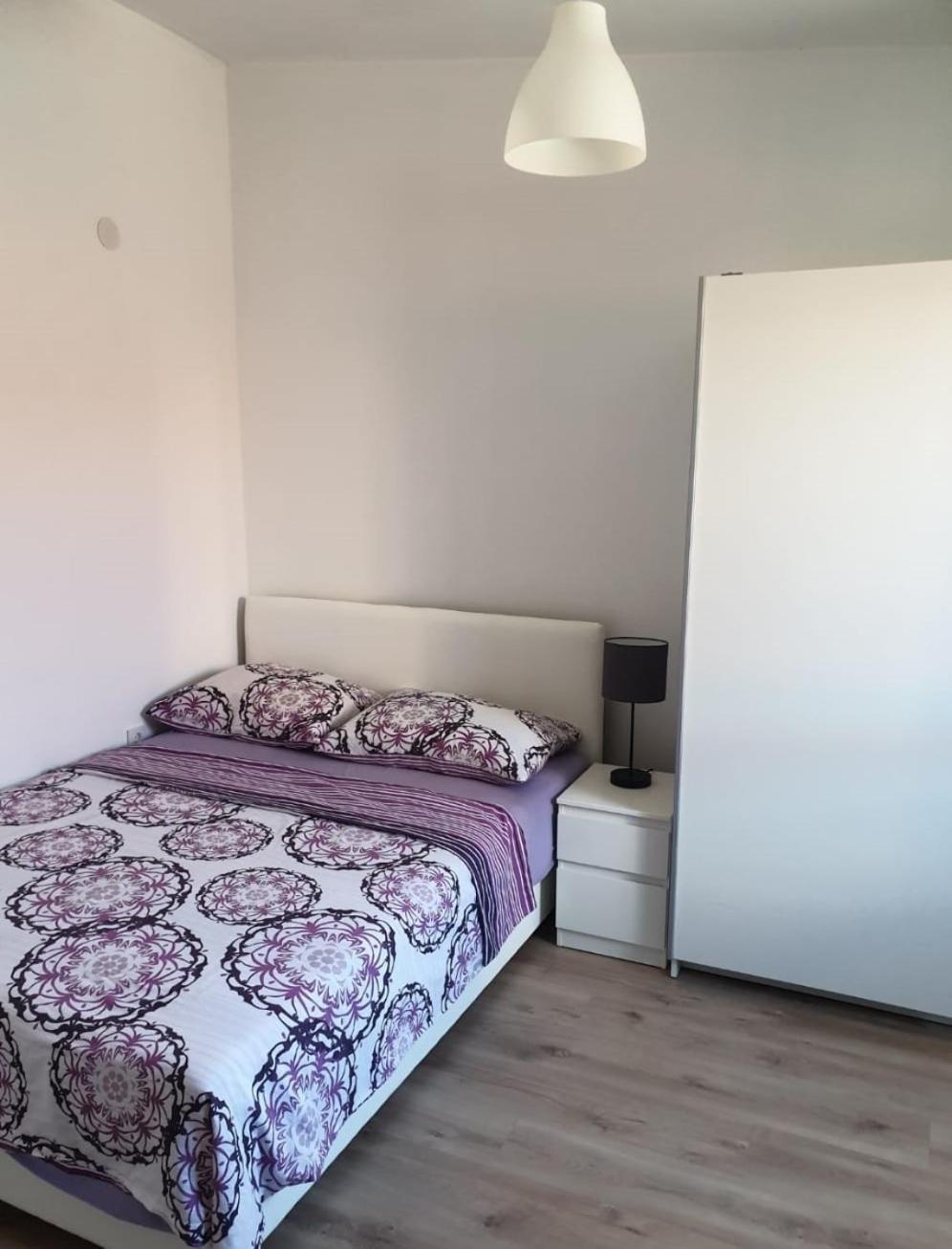 Apartment Misic 利缇纳 外观 照片